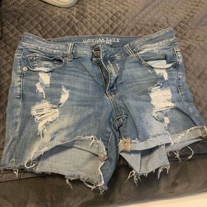 American Eagle Midi distressed shorts
